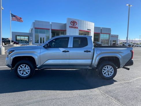 Certified 2025 Toyota Tacoma SR AWD/4WD image 6