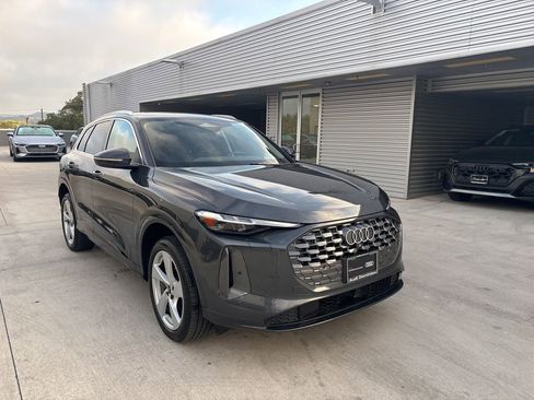 Certified 2025 Audi Q5 Premium Plus w/ Premium Plus image 3