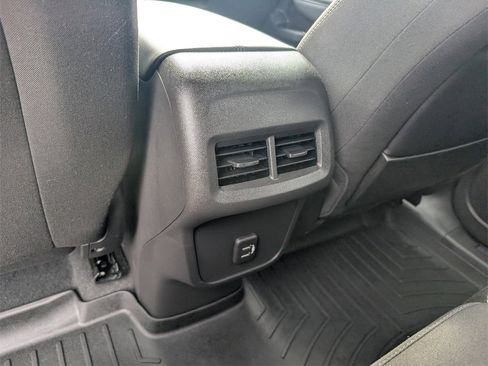 Used 2024 GMC Terrain SLE image 26