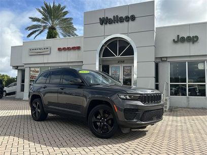 Used 2023 Jeep Grand Cherokee Altitude