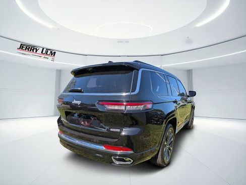 New 2025 Jeep Grand Cherokee L Overland w/ Luxury Tech Group IV image 3