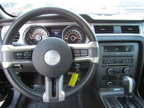 Used 2013 Ford Mustang Premium image 15