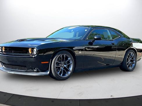 Certified 2023 Dodge Challenger R/T Scat Pack RWD image 4