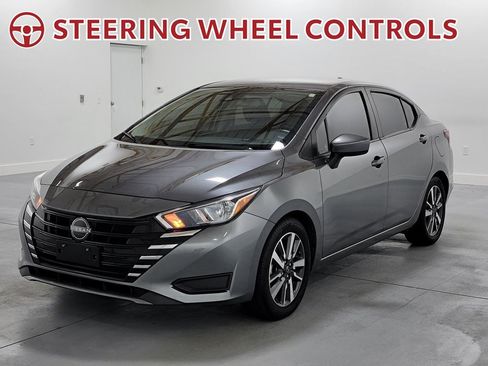 Used 2023 Nissan Versa SV FWD image 4