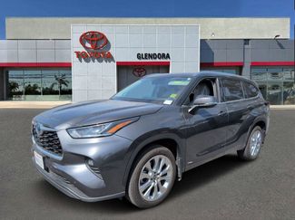 Used 2024 Toyota Highlander Limited video 2