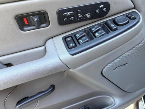 Used 2005 Chevrolet Avalanche 2500 w/ Preferred Equipment Group image 85