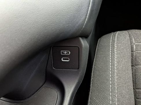Certified 2024 Honda HR-V LX image 9