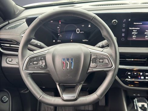 Certified 2025 Buick Envista Avenir image 15