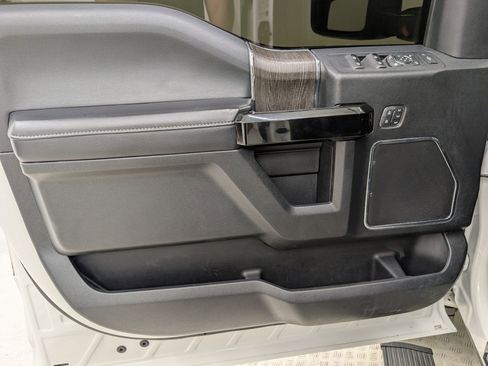 Used 2021 Ford F250 Lariat image 14