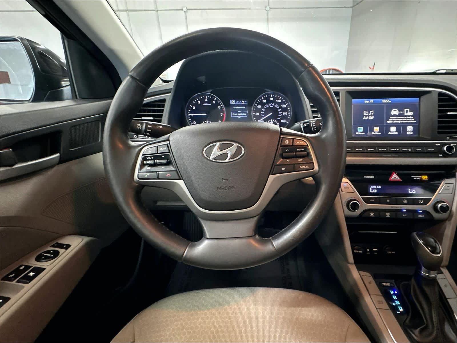 Used 2017 Hyundai Elantra SE w/ SE A/T Tech Package 03 FWD image 8