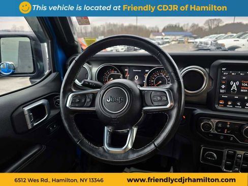 Used 2022 Jeep Gladiator Overland w/ Cold Weather Group image 18