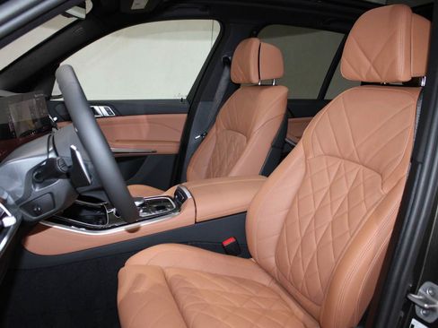 Used 2026 BMW X5 sDrive40i w/ M Sport Package RWD image 13