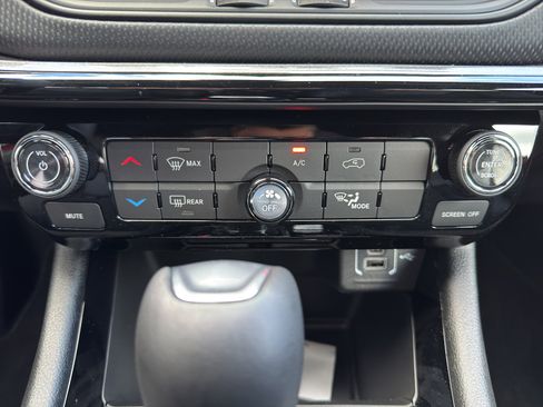 New 2026 Jeep Compass Latitude image 16