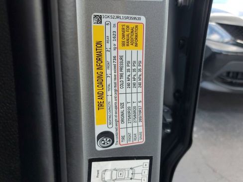 Used 2025 GMC Yukon XL Denali AWD/4WD image 30