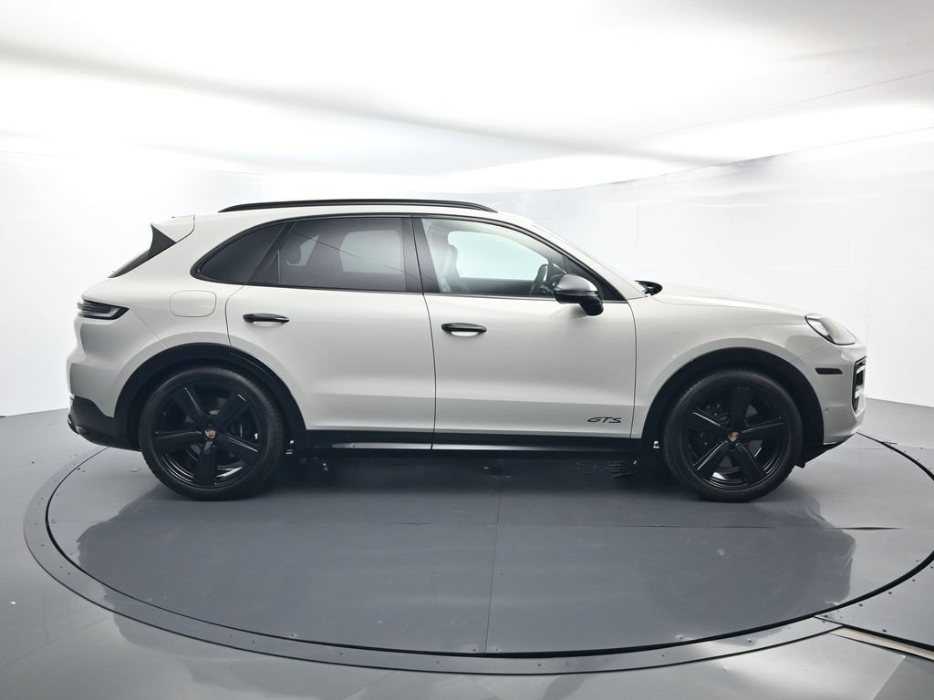 Certified 2026 Porsche Cayenne GTS AWD/4WD image 16
