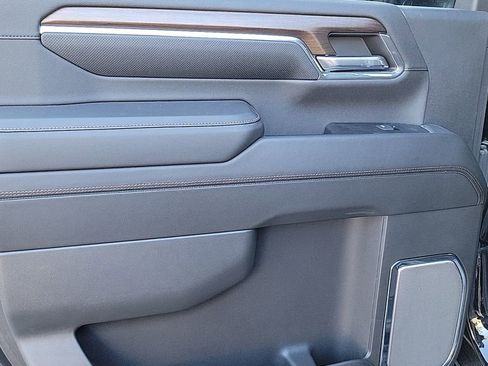 Used 2024 Chevrolet Silverado 2500 High Country w/ High Country Premium Package image 18