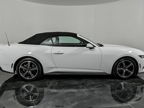 Used 2024 Ford Mustang Premium RWD image 31
