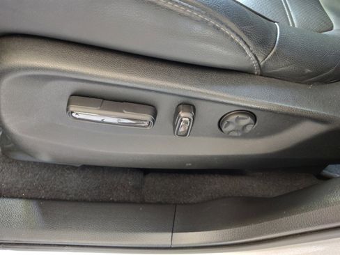 Used 2018 Honda CR-V Touring image 11