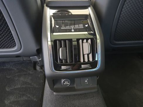 Used 2022 Volvo S90 B6 Inscription w/ Advanced Package image 26