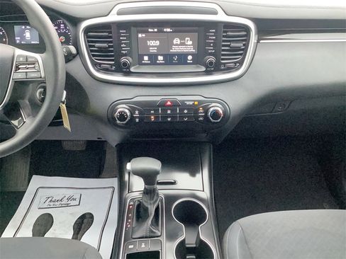 Used 2020 Kia Sorento LX image 15