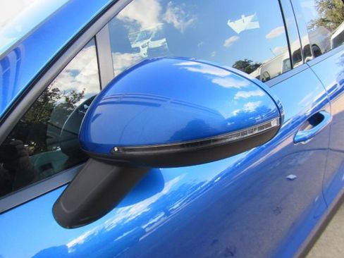 Used 2018 Porsche Macan image 16