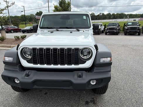 Used 2026 Jeep Wrangler Sport AWD/4WD image 3