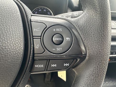 Used 2020 Toyota RAV4 LE w/ All Weather Liner Package AWD/4WD image 18