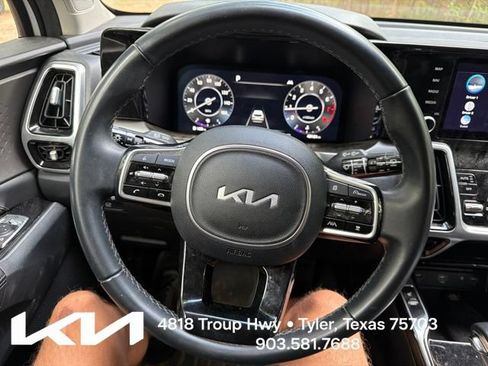 Certified 2023 Kia Sorento SX AWD/4WD image 18