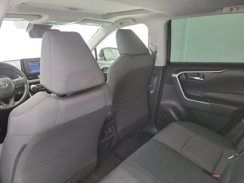 Used 2019 Toyota RAV4 XLE FWD image 14