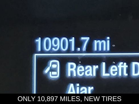 Certified 2022 Ford EcoSport SE image 31