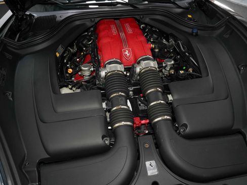 Used 2014 Ferrari California RWD image 47