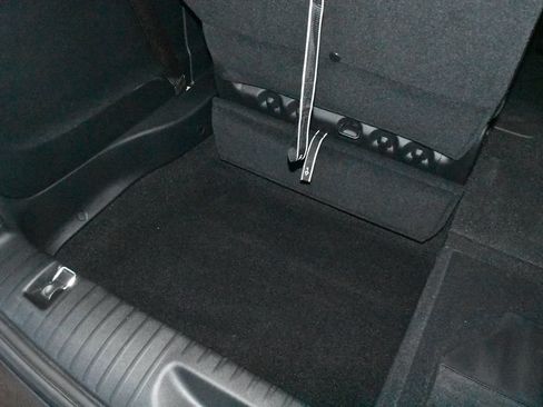 Used 2025 Chrysler Voyager LX FWD image 32