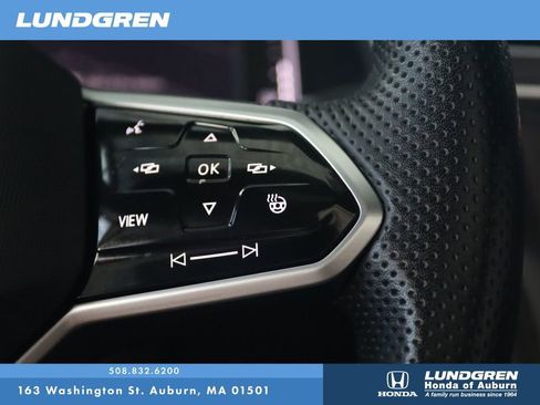 Used 2023 Volkswagen Tiguan SEL R-Line image 31