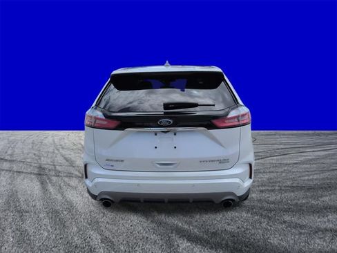 Used 2019 Ford Edge Titanium w/ Equipment Group 301A FWD image 5
