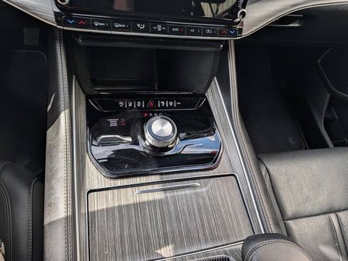 Used 2024 Jeep Wagoneer Series II AWD/4WD image 13