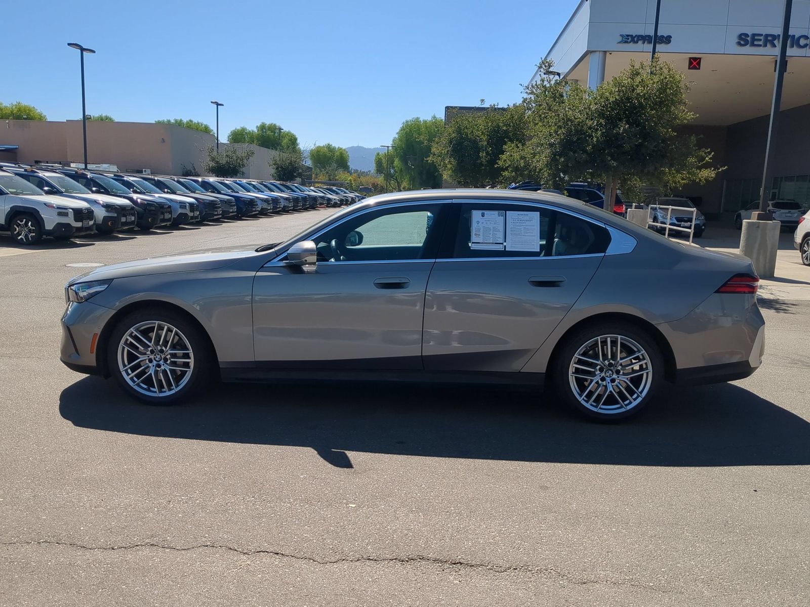 Used 2024 BMW 530i RWD image 2