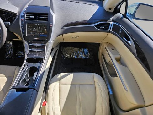 Used 2014 Lincoln MKZ w/ Equipment Group 102A Reserve FWD image 4
