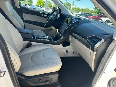 Used 2022 Ford Edge Titanium w/ Equipment Group 301A AWD/4WD image 31