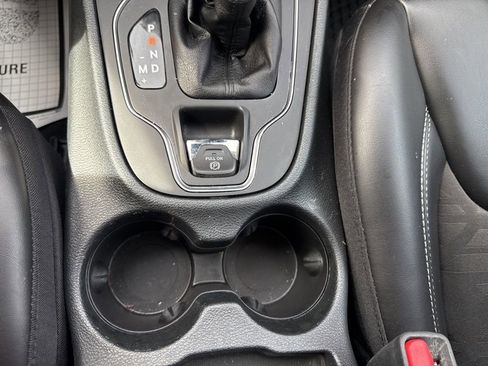 Used 2022 Jeep Cherokee Latitude image 28