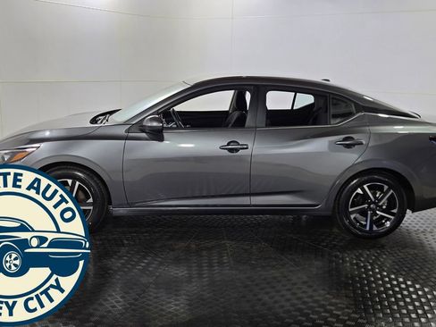 Used 2025 Nissan Sentra SV image 4