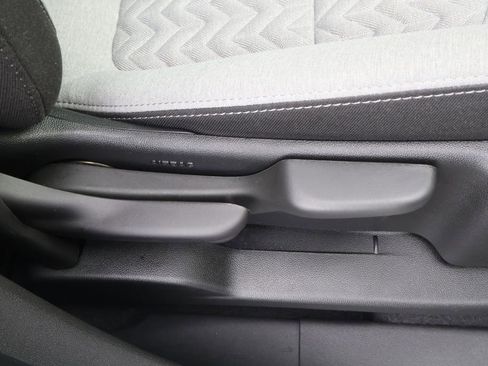 Used 2024 Chevrolet Equinox LS w/ LS Convenience Package image 42