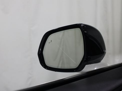 Used 2025 Lincoln Aviator Black Label AWD/4WD image 11