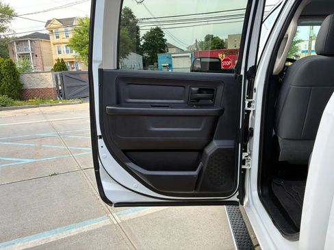 Used 2015 RAM 2500 Tradesman w/ Chrome Appearance Group AWD/4WD image 5