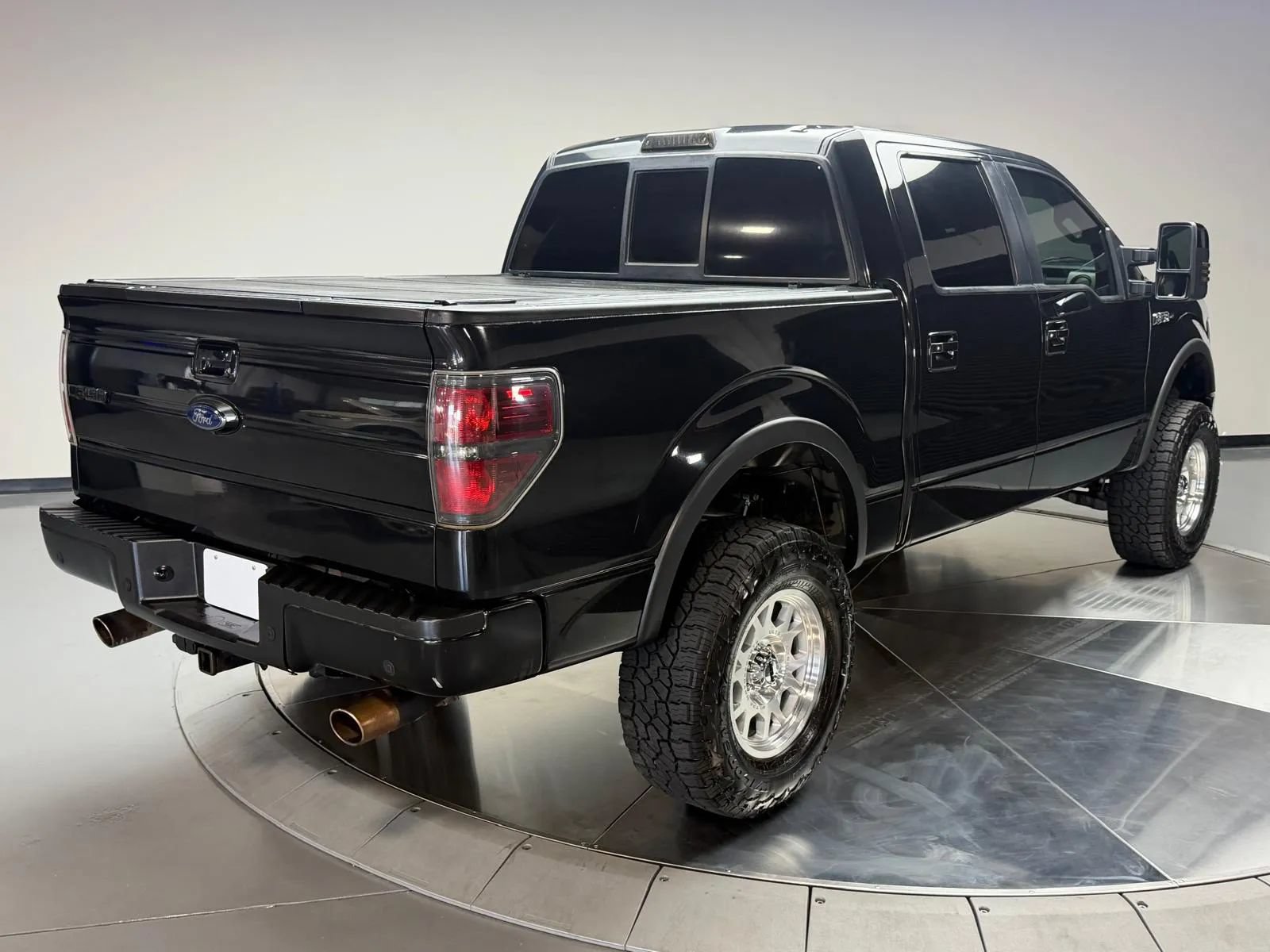 Used 2013 Ford F150 Lariat w/ Luxury Equipment Group AWD/4WD image 2