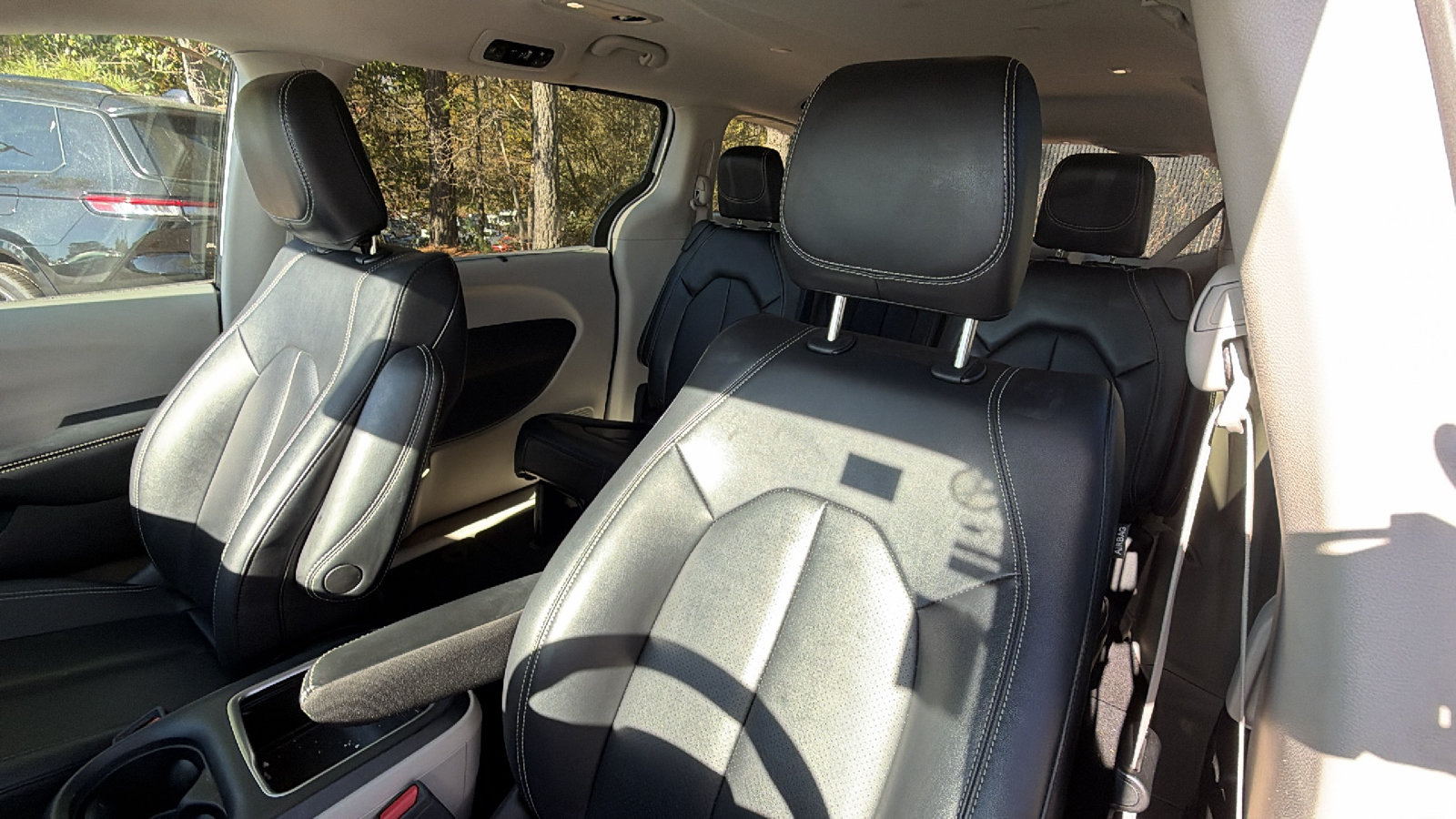 Used 2024 Chrysler Pacifica Touring-L FWD image 18
