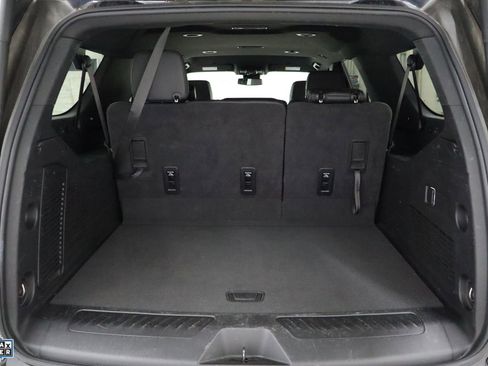 Used 2024 Chevrolet Suburban LT image 23