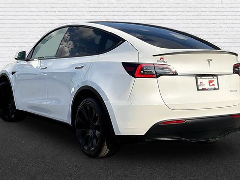 Used 2023 Tesla Model Y Long Range AWD/4WD image 4