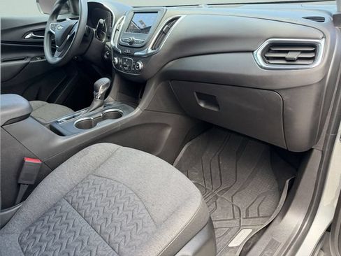 Used 2023 Chevrolet Equinox LT FWD image 16