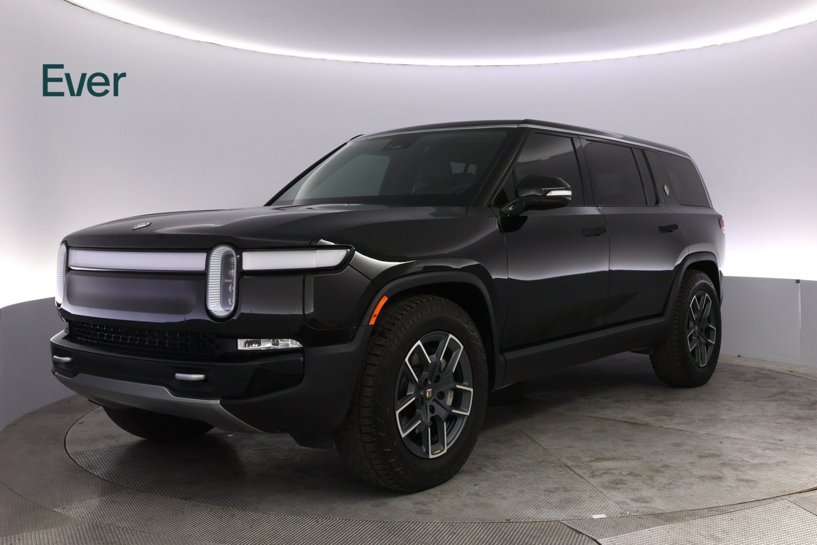 Used 2024 Rivian R1S Adventure Dual AWD/4WD image 2