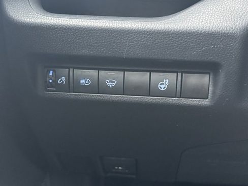 Used 2022 Toyota RAV4 XLE w/ XLE Grade Weather Package image 27